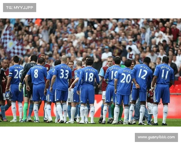 如何分析英足总杯热刺与维拉较量中的战术对决与关键因素